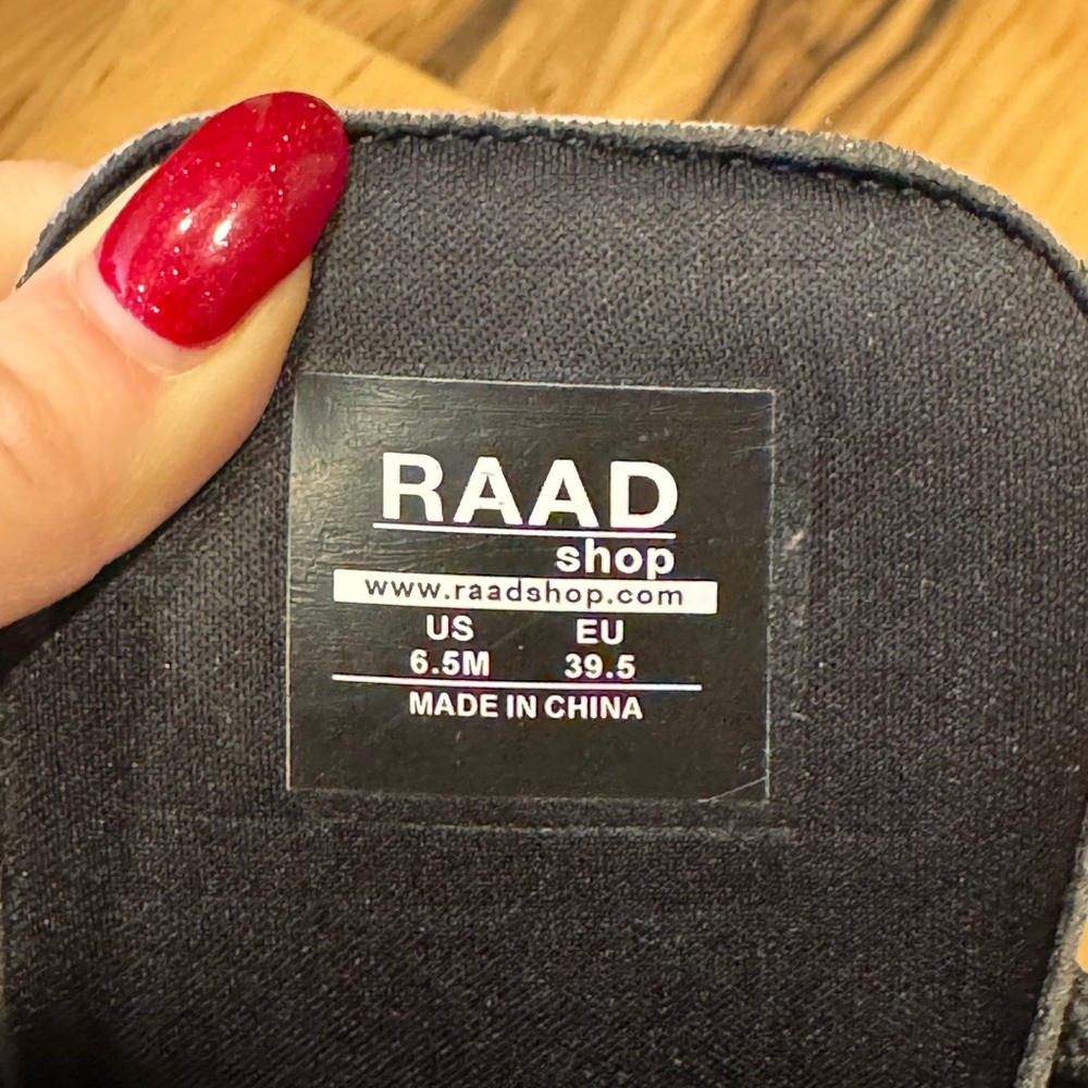 NWT Raad Combat Boots with Skull and Rose Design - Black Gray women’s 9/ men 6.5 - Picture 9 of 9